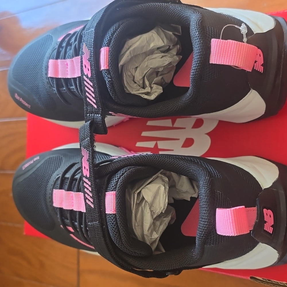 New Balance Fuel Cell Play With Bungee Sneakers -NEW - Picture 9 of 13
